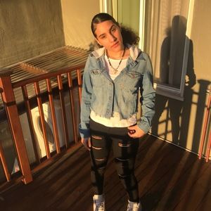 Meet your Posher, Salwa